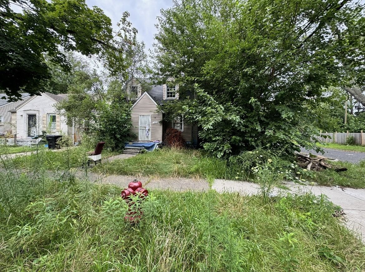 💥 Amazing 38k Deal: 2 Garage Spaces, Full Rehab! 🔨🌟