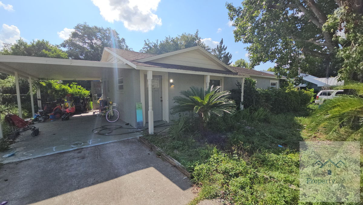 (Eustis, FL) 3🛏️ 1.5🛁 SFH Great Flip 🔧 or Hold opportunity