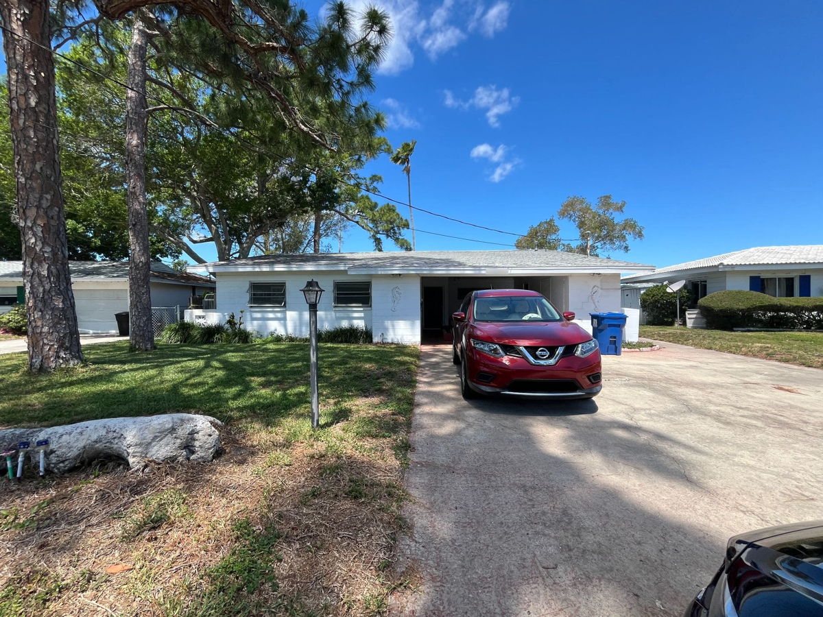 Waterfront NE St Petersburg 3/2 SFH (NOT IN MLS)