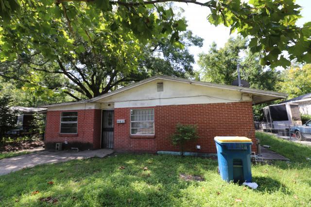 🚨Jacksonville Flip! Block Construction 3 Bed 2 Bath! Fix and Flip or Rental! 🏠