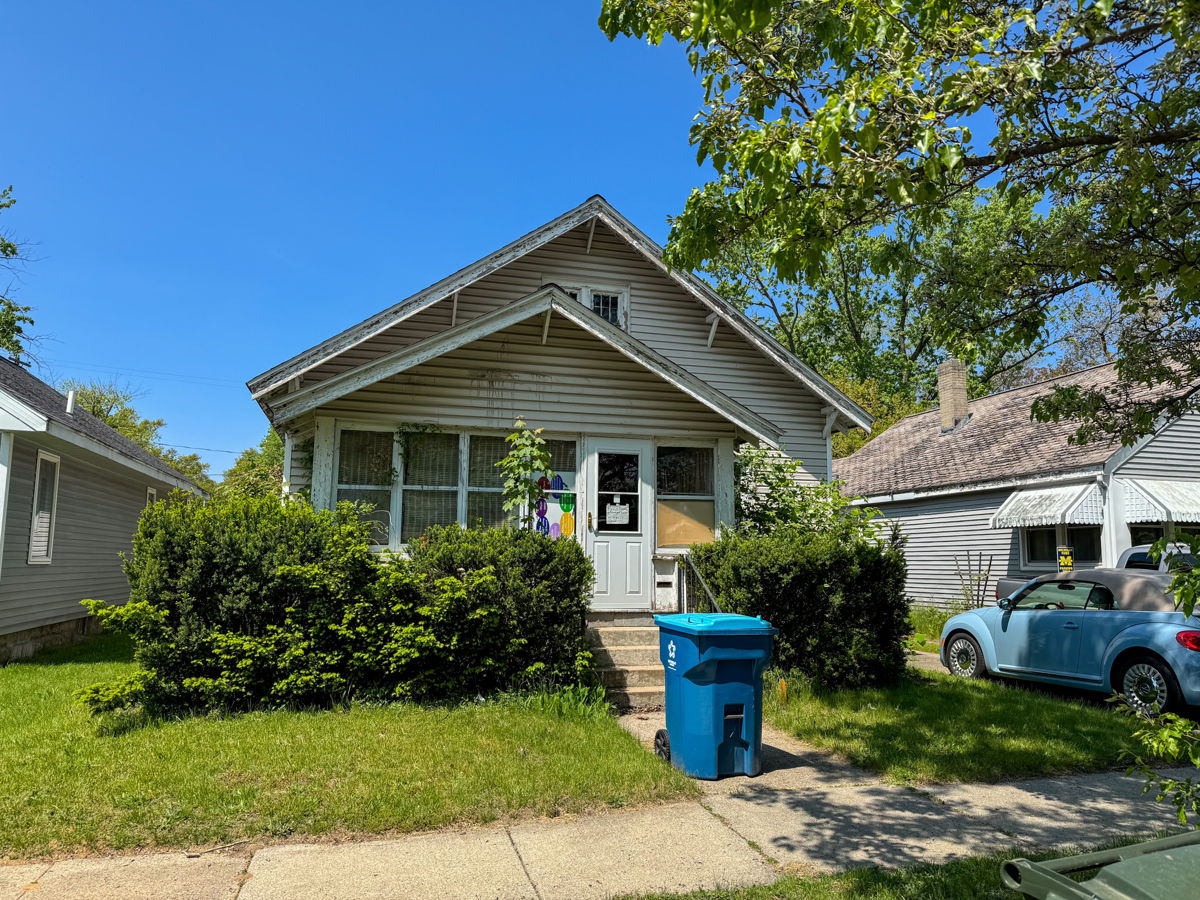 Cosmetic Flip in Muskegon!