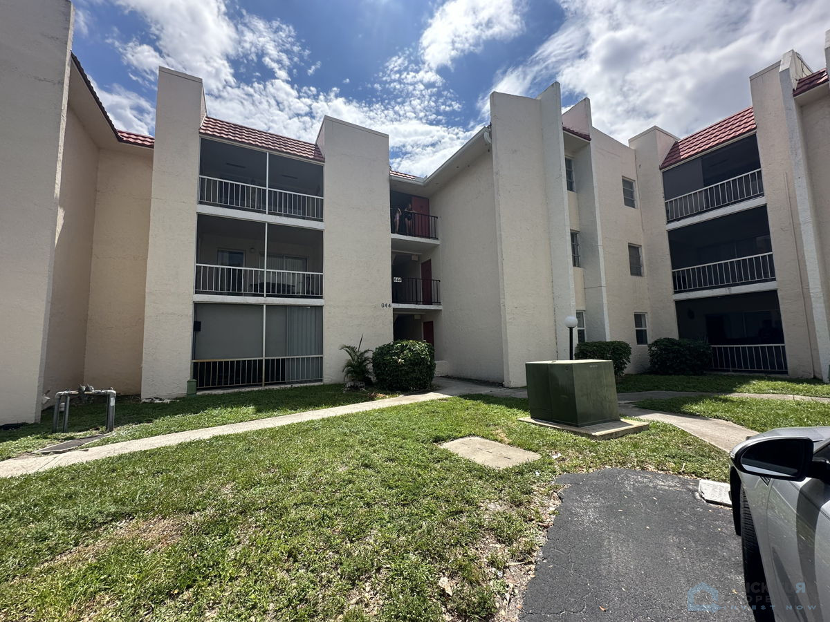 Excellent opportunity for either a quick flip or a long-term investment. 💲👇