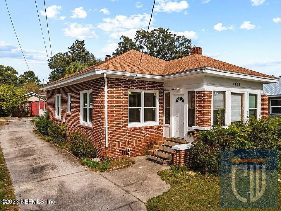 🏡 4/2 Brick SFH in Jacksonville 32210 🌴 Buy Now: $279,900 🚀 ARV: $445k!