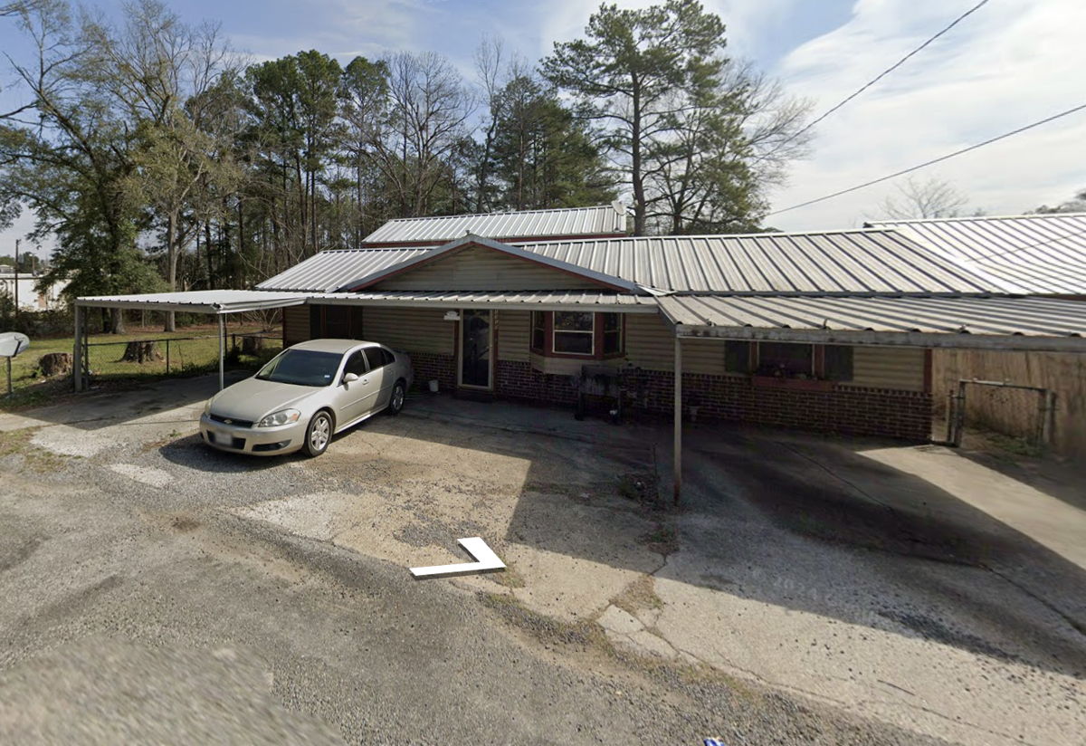 Young st, Jasper Tx 75951