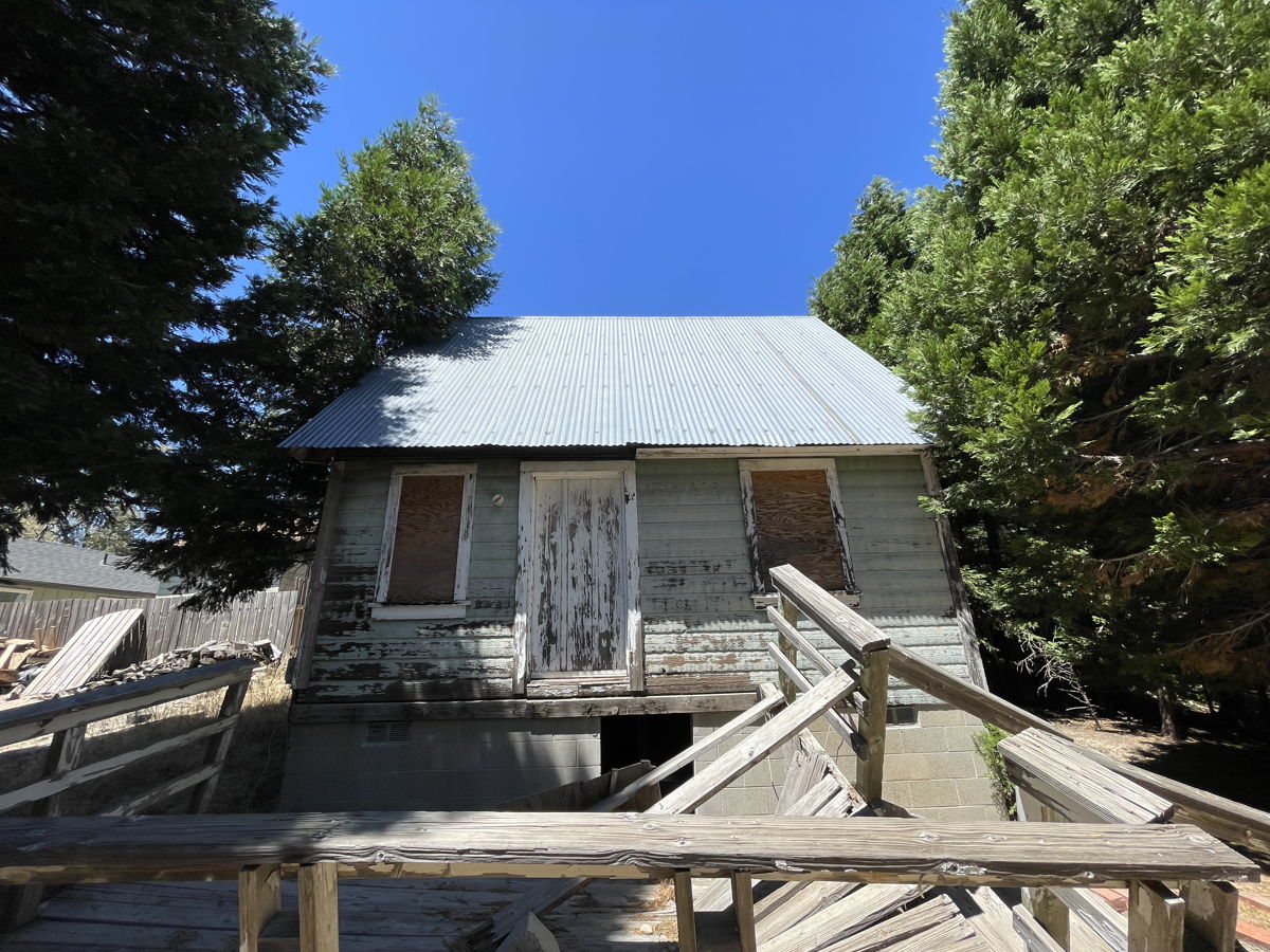 Twin Peaks 🏞️ Airbnb Flip! 🛠️
