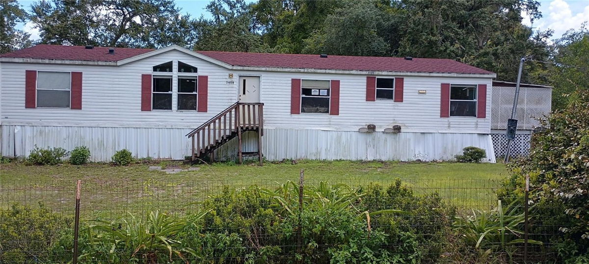 Manufactured Single Family Home w/land  in Webster, Florida