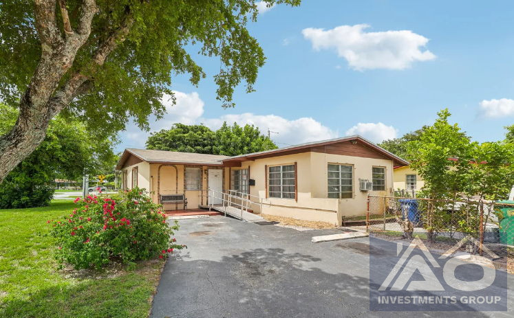 4 bed/ 2 baths in Fort Lauderdale 344k worth 480k!
