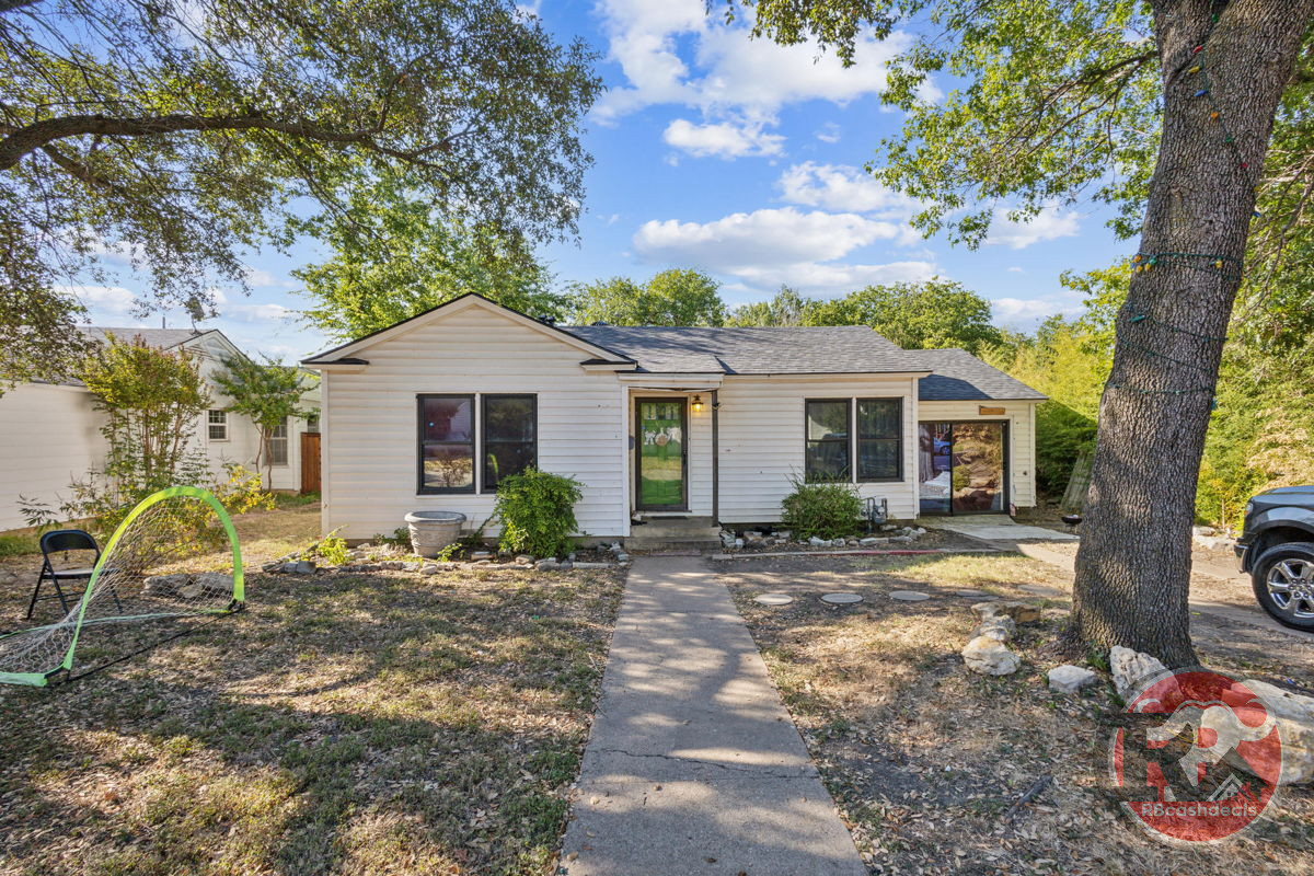 🏡 HOT DEAL!! JUST SOME TLC NEEDED IN 76116!!! 🔥