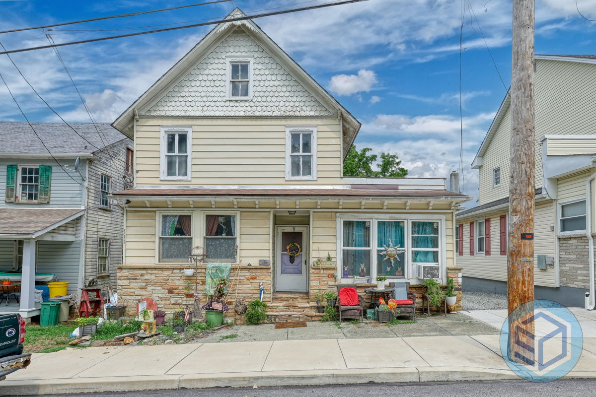 🔥🏚️ Delta, PA Multifamily Rental | Over $35K GOI!🏚️🔥