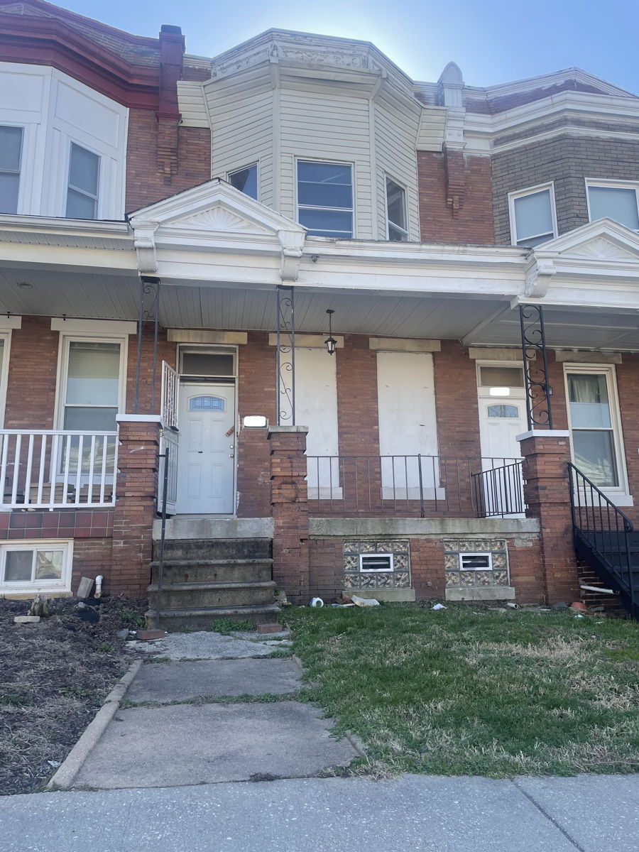 🔥 21218 Clifton Park 📸 Available $110K ARV 320K 🥂