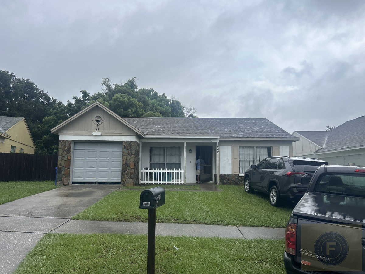 GREAT FIX AND FLIP OR BUY AND HOLD VALRICO FL 33594
