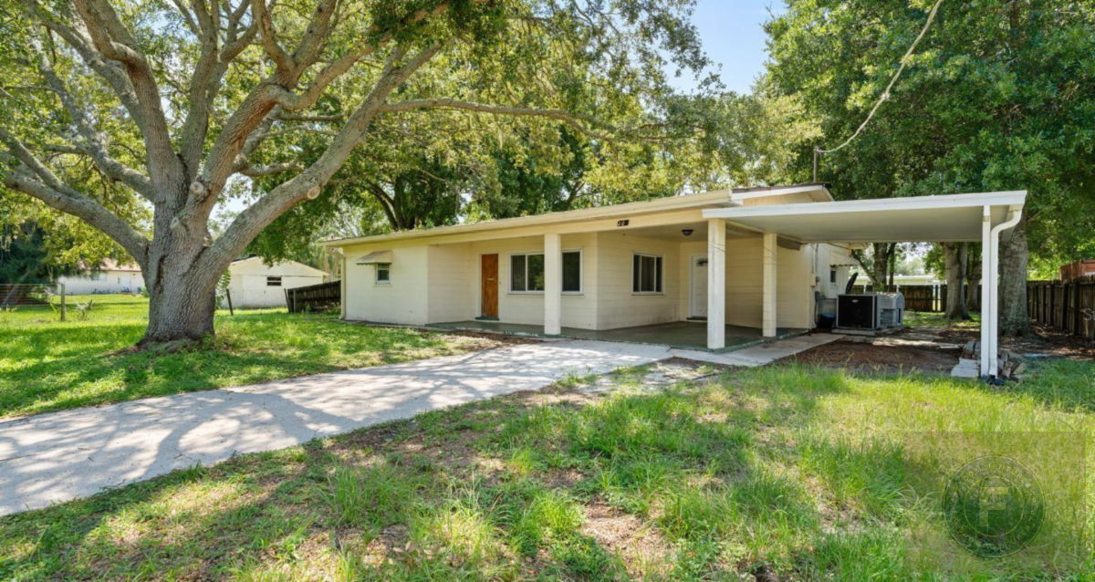 GREAT FIX AND FLIP OR BUY AND HOLD IN RUSKIN FL