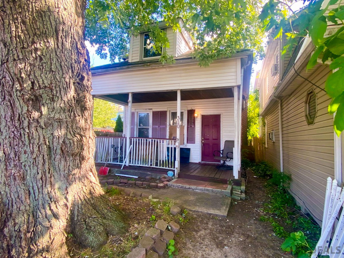 🔥North Middletown, New Jersey🔥Great Opportunity for Fix and Flip or Buy and Hold!! ARV 360k!!! Only Asking