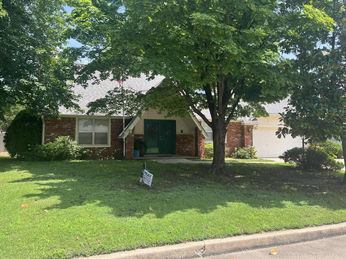 (Broken Arrow, OK)🛠️ Fix and Flip🛠️ Excellent location for rental🏡