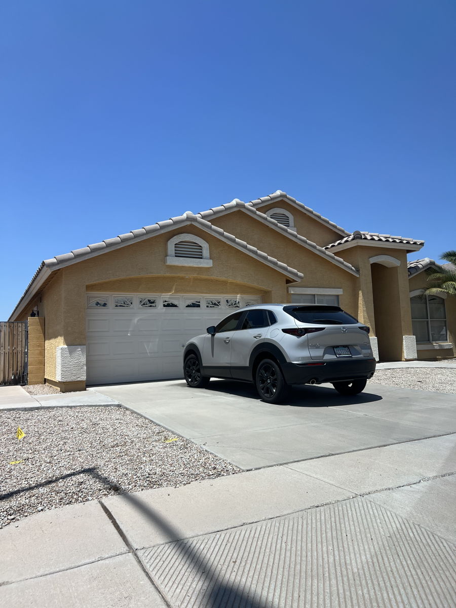 Charming Home in Mesa, AZ 85212 with Pool & 2-Car Garage🤝