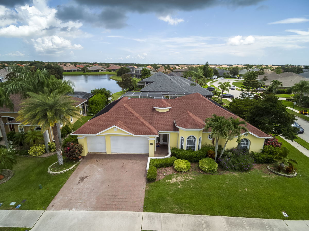 (Brevard, FL) Luxury 4/3 Cosmetic Flip with Pool $170K Spread 🤑