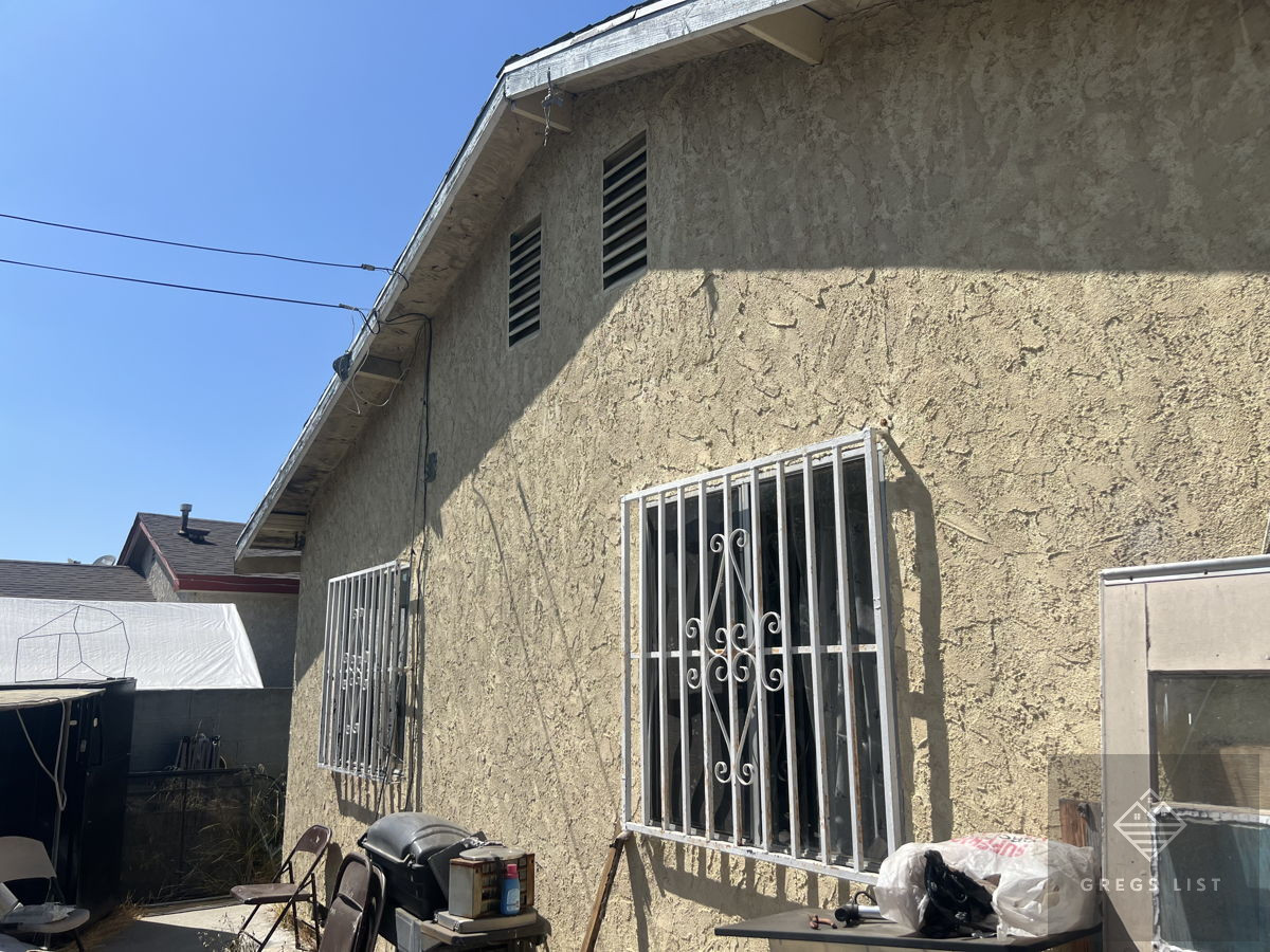 GREGSLISTDEALSCOM - 941-263-2647- VACANT LB - 70th St - $500K