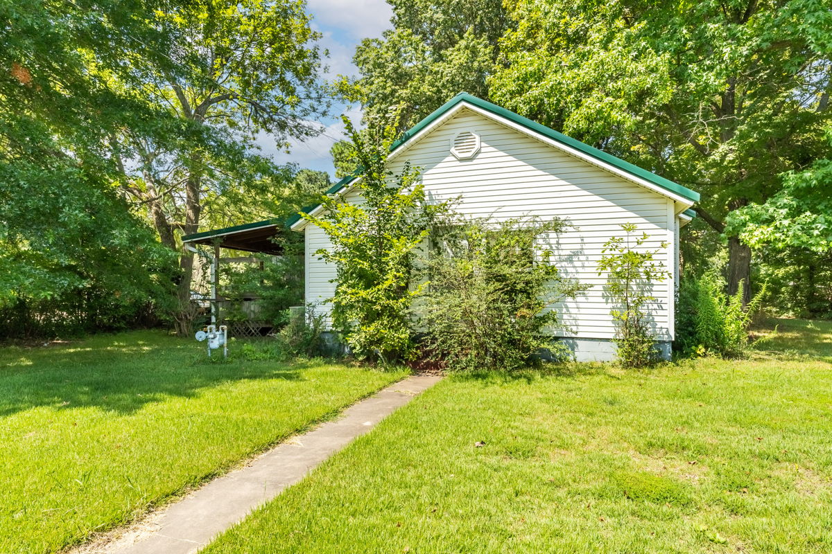 (Fayetteville, AR) SFH w/ 4 Car Shop 🏠 Cosmetic Fix'and'Flip📈 South of Fayetteville