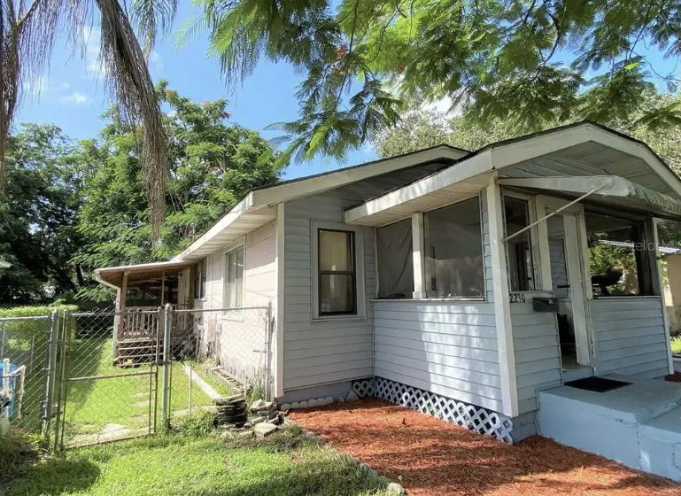2/1 SFR in Saint Petersburg, FL 33714🏡 Excellent price!