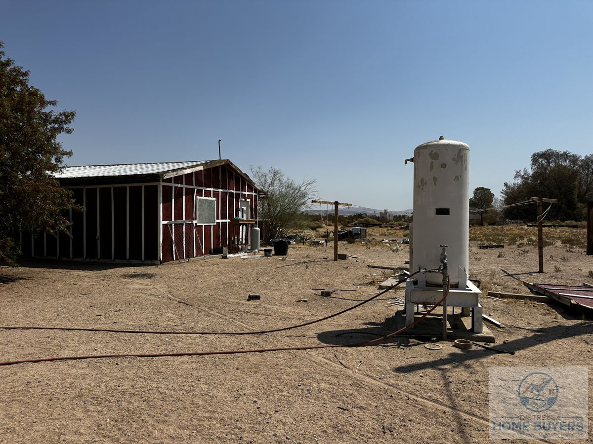 $139,000 / 2br - 720ft - 5 acres with a dried up fishing pond &working water pump