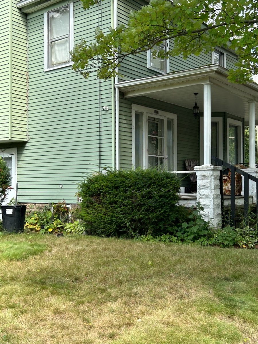 Flip or Rental Opportunity! SFH IN CANTON OH