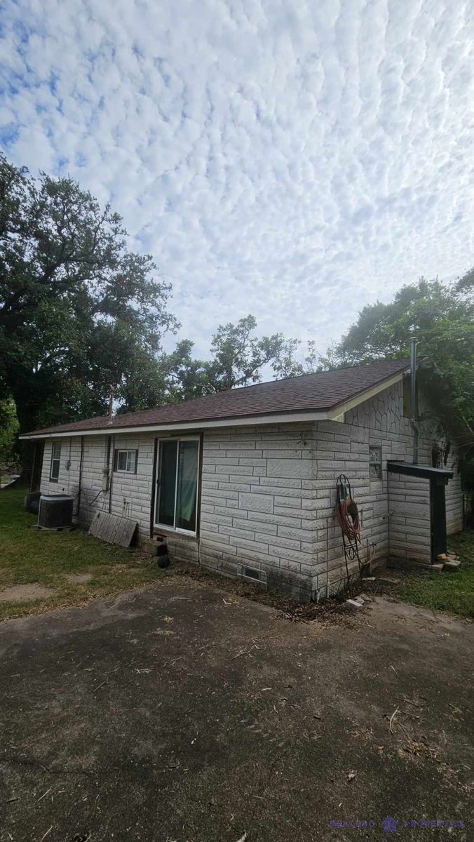 🏃 💨 🎒NEW DEAL: DISCOUNTED BRICK - 3bdrm - on a SLAB 🎒 🏃‍♂️ 💨