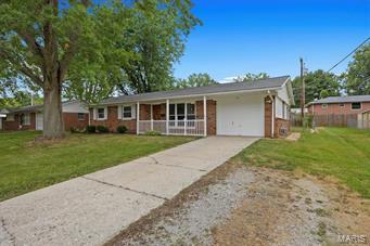 great opportunity in Belleville, near parks, good school district!