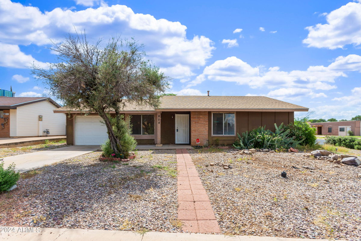 Sierra Vista Home 828 Plaza Del Gado, Sierra Vista, AZ 85635